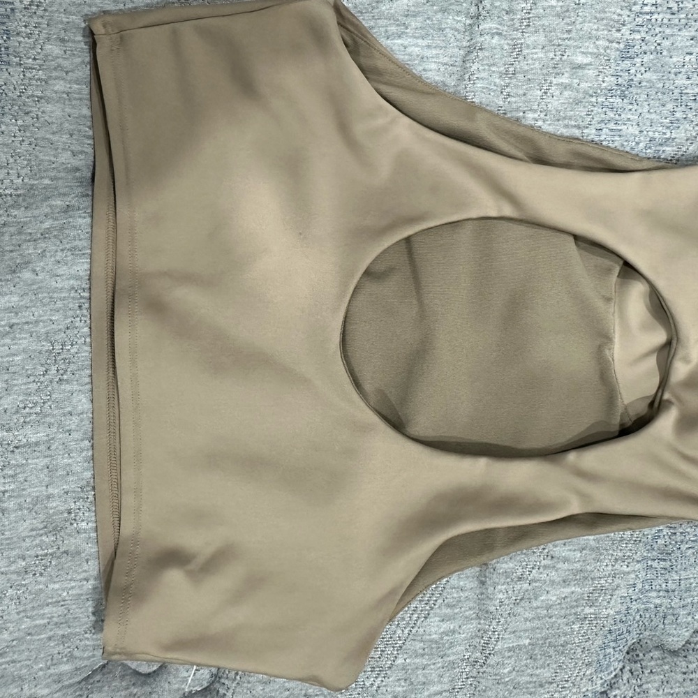 alo top,  like new great support, cute design